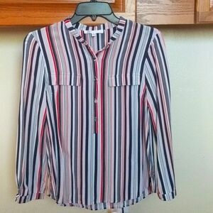 Beautiful and cute top size xs very soft and comfy